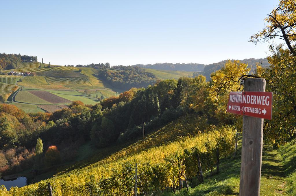 Weingut Koegl Bed & Breakfast Ratsch an der Weinstraße Exterior foto